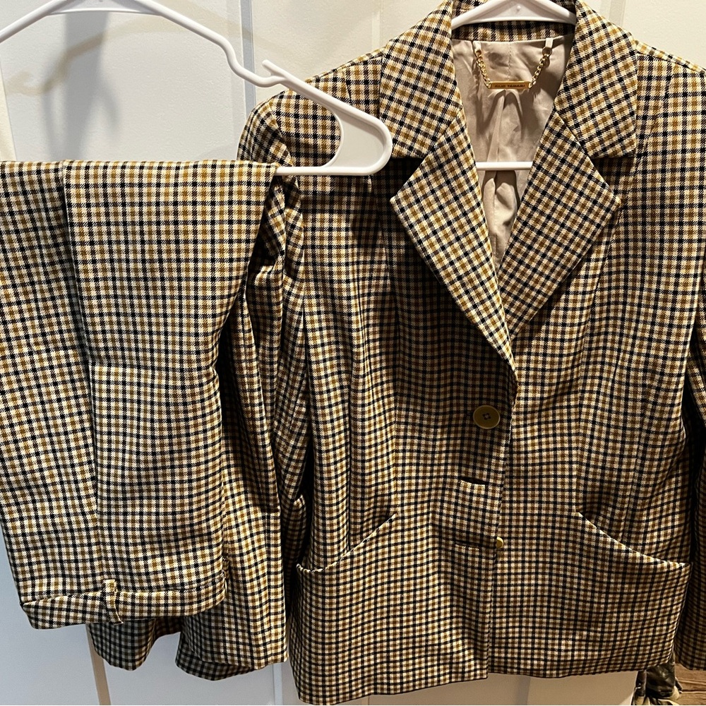 Elie Tahari Two Piece Plaid Blazer and Pant Suit in Black and Tan